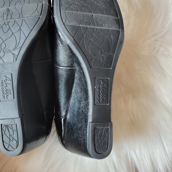 New Abella Jubilee Wedge Pump 9 - Picture 6 of 8